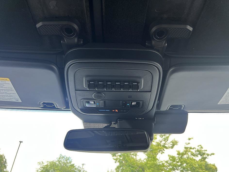 Used 2025 Shadow Black Ford Badlands image 27