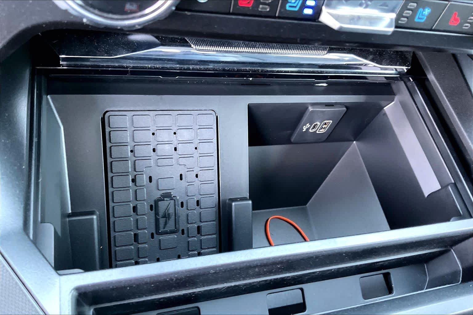 New 2026 Glacier Gray Metallic Tri-Coat Ford F-250® Lariat® image 15