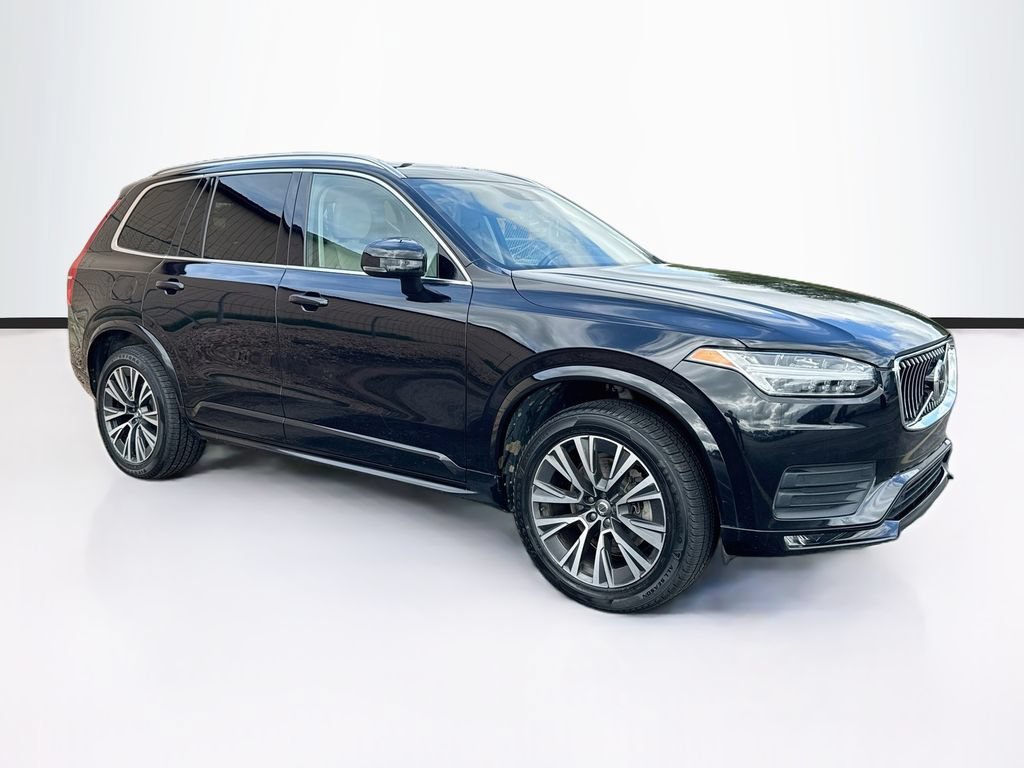 Used 2020 Black Volvo Momentum image 3