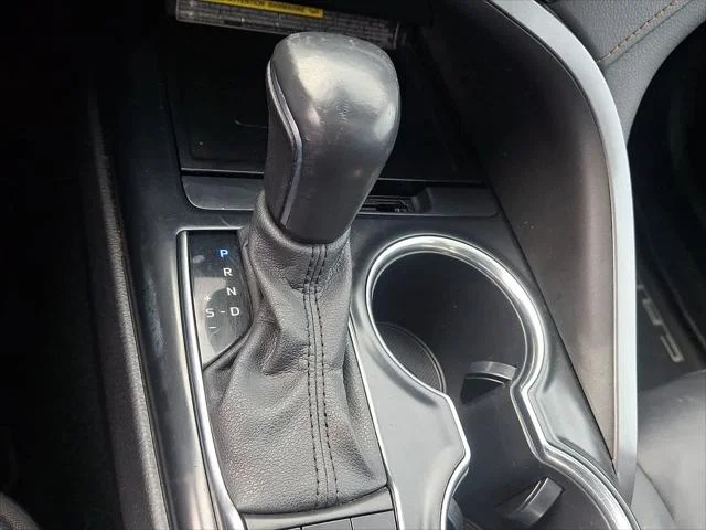 2020 Toyota Camry XLE - Photo 18