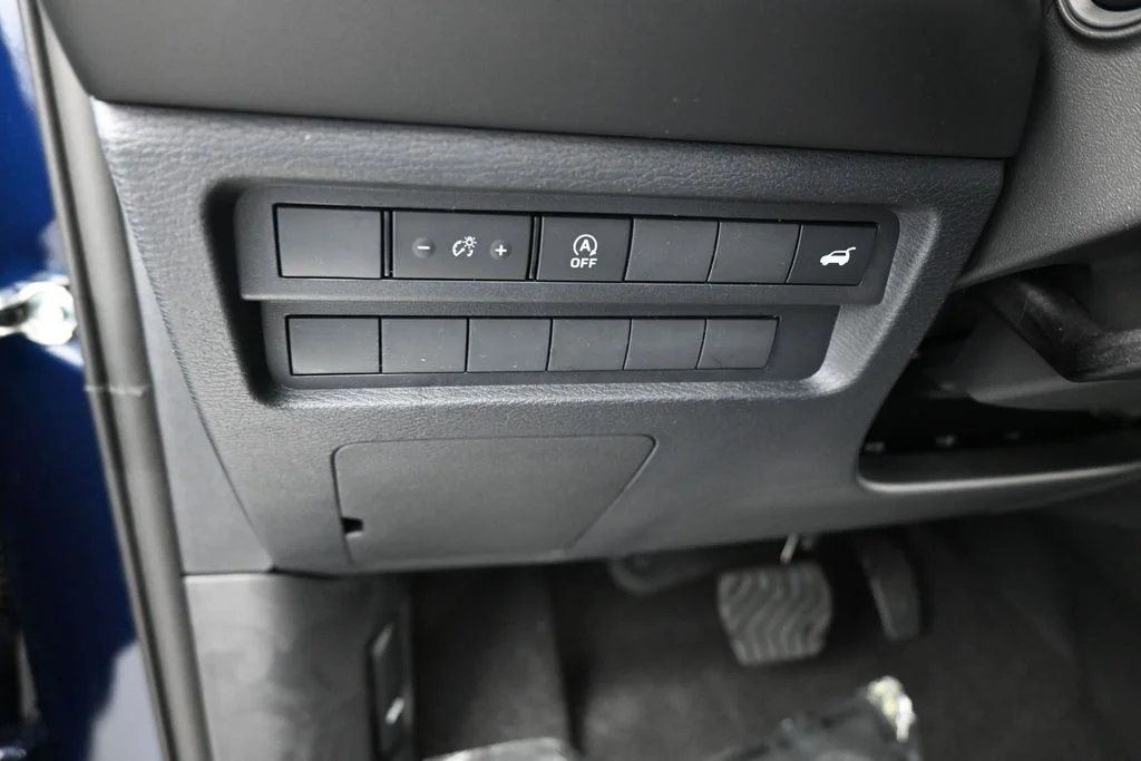 New 2026 Blue Mitsubishi SE 1.5T 2WD image 13