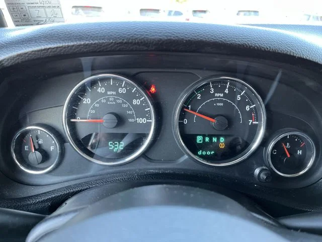 Used 2014 Gray Jeep Sahara image 12