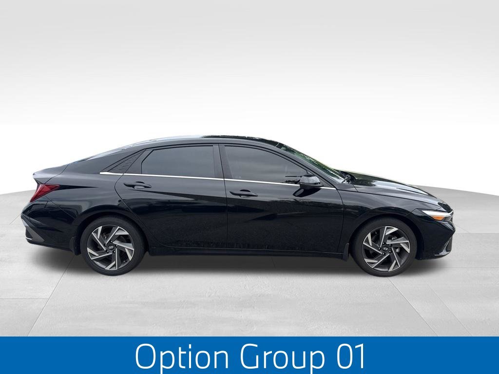 Used 2024 Black Hyundai Limited image 2