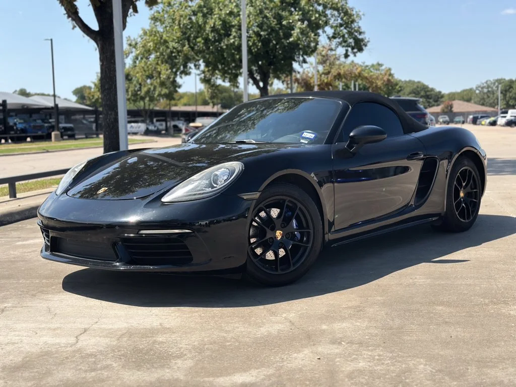 Used 2017  Porsche Base image 7