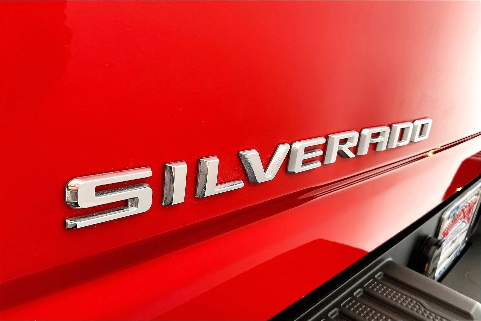 Used 2025 Red Hot Chevrolet LT image 31