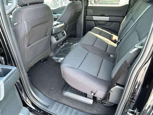 New 2026 Agate Black Metallic Ford XLT image 6