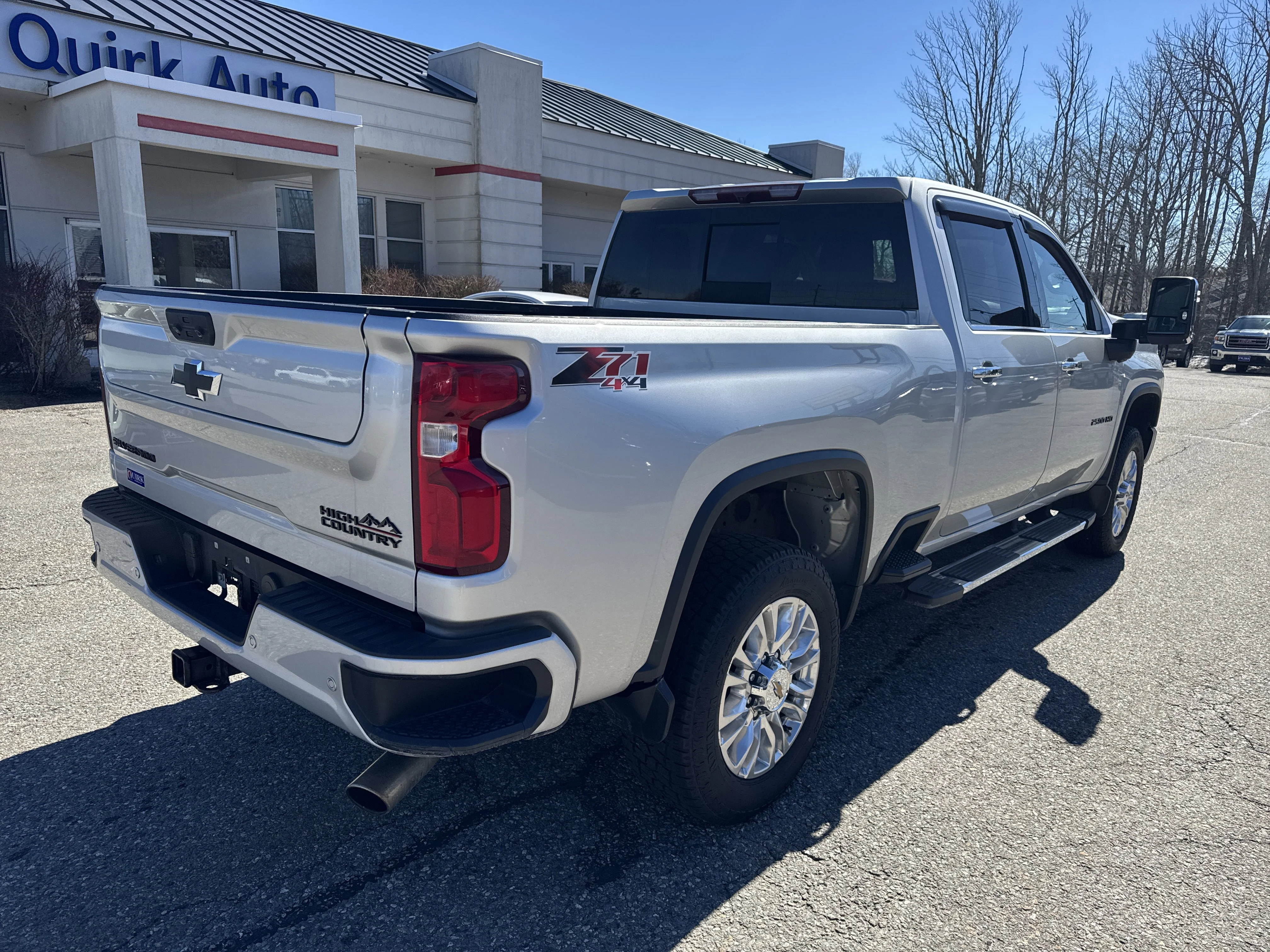 Used 2022 Silver Ice Metallic Chevrolet High Country image 5