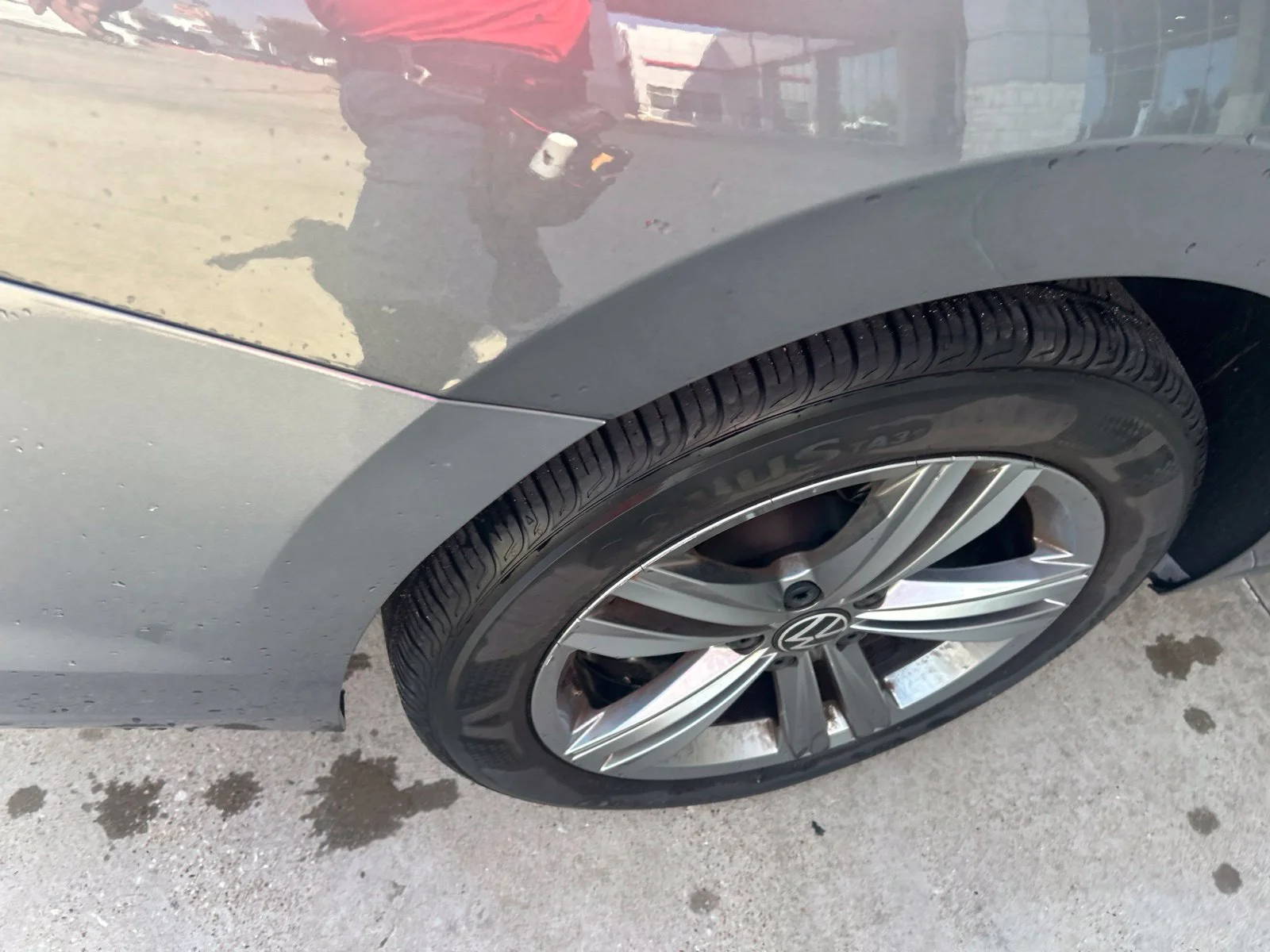 Used 2024 Gray Volkswagen 1.5T SE image 9
