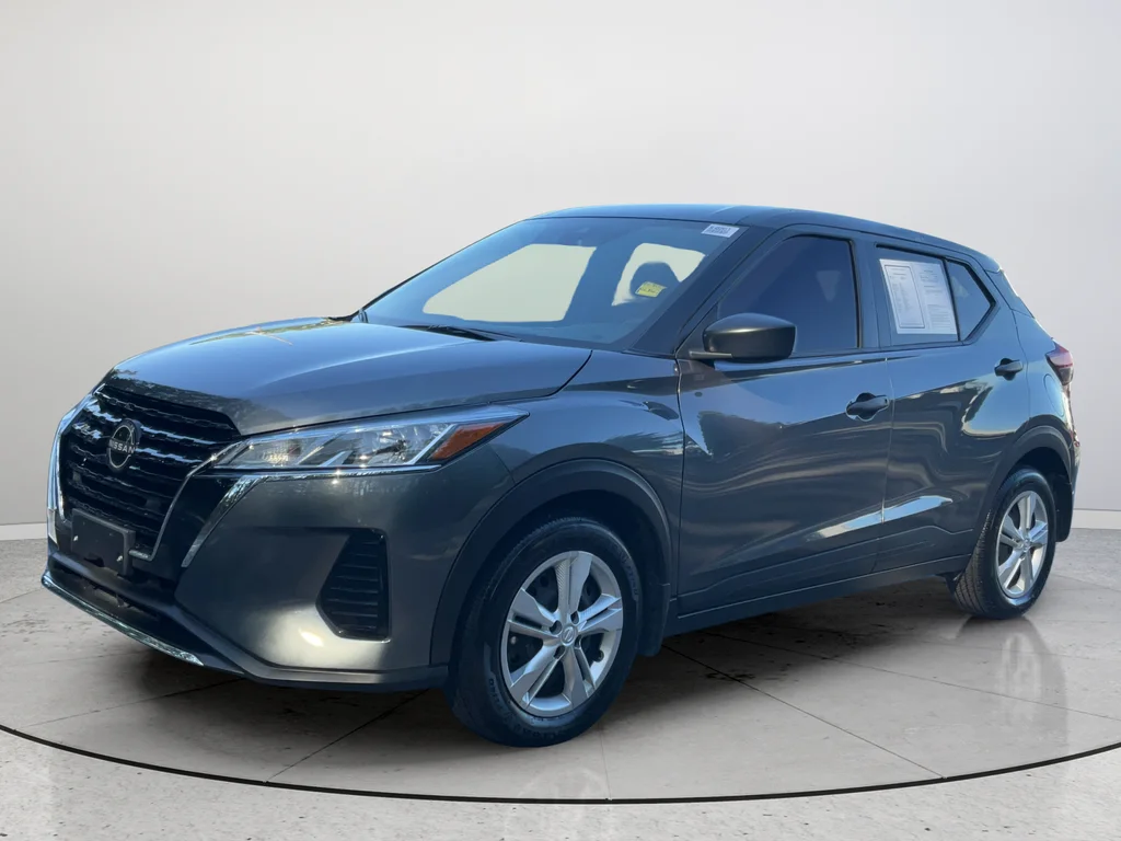 Used 2025 Gray Nissan S image 5