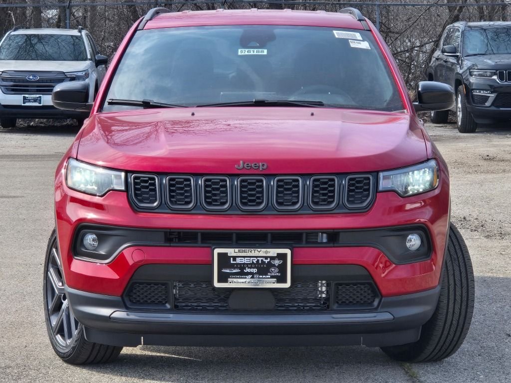 New 2026 Red Hot Pearl-Coat Exterior Paint Jeep Latitude image 4