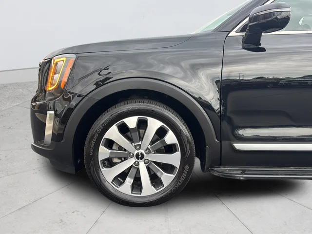 Used 2022 Black Kia SX image 39