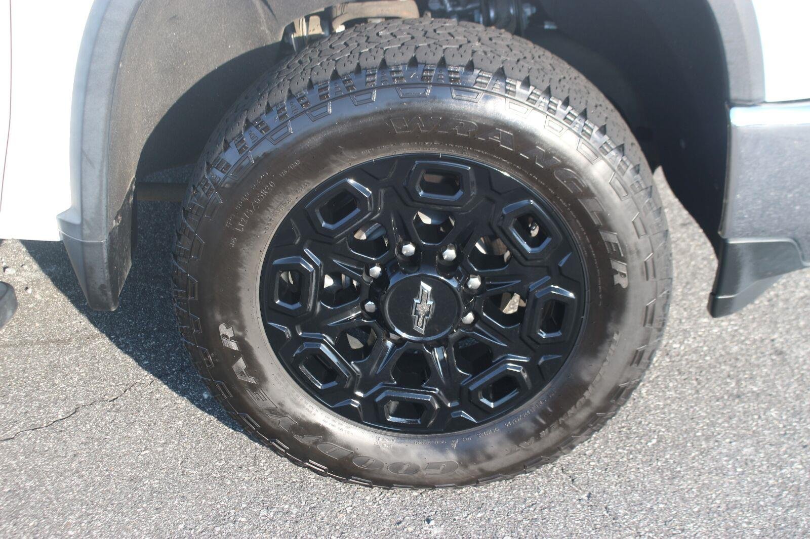 Used 2020 SUMMIT WHITE Chevrolet LTZ image 38