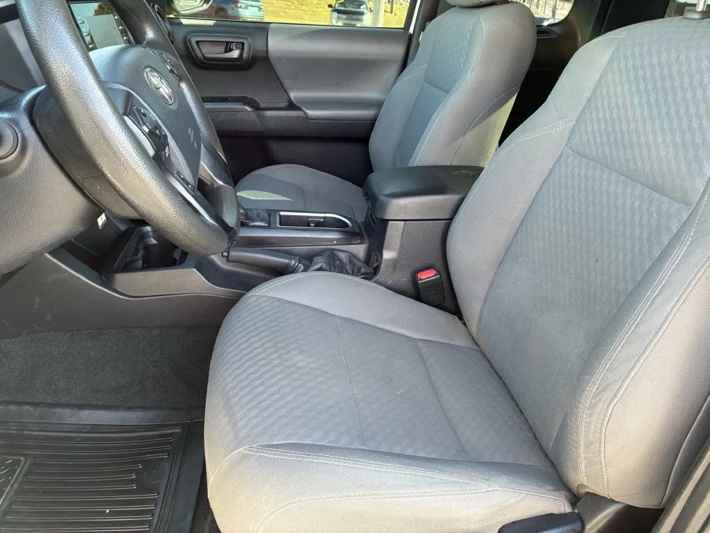 Used 2020 White Toyota SR image 17