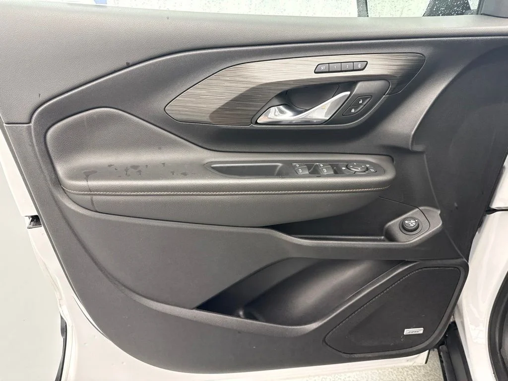 Used 2020 White GMC SLT image 18