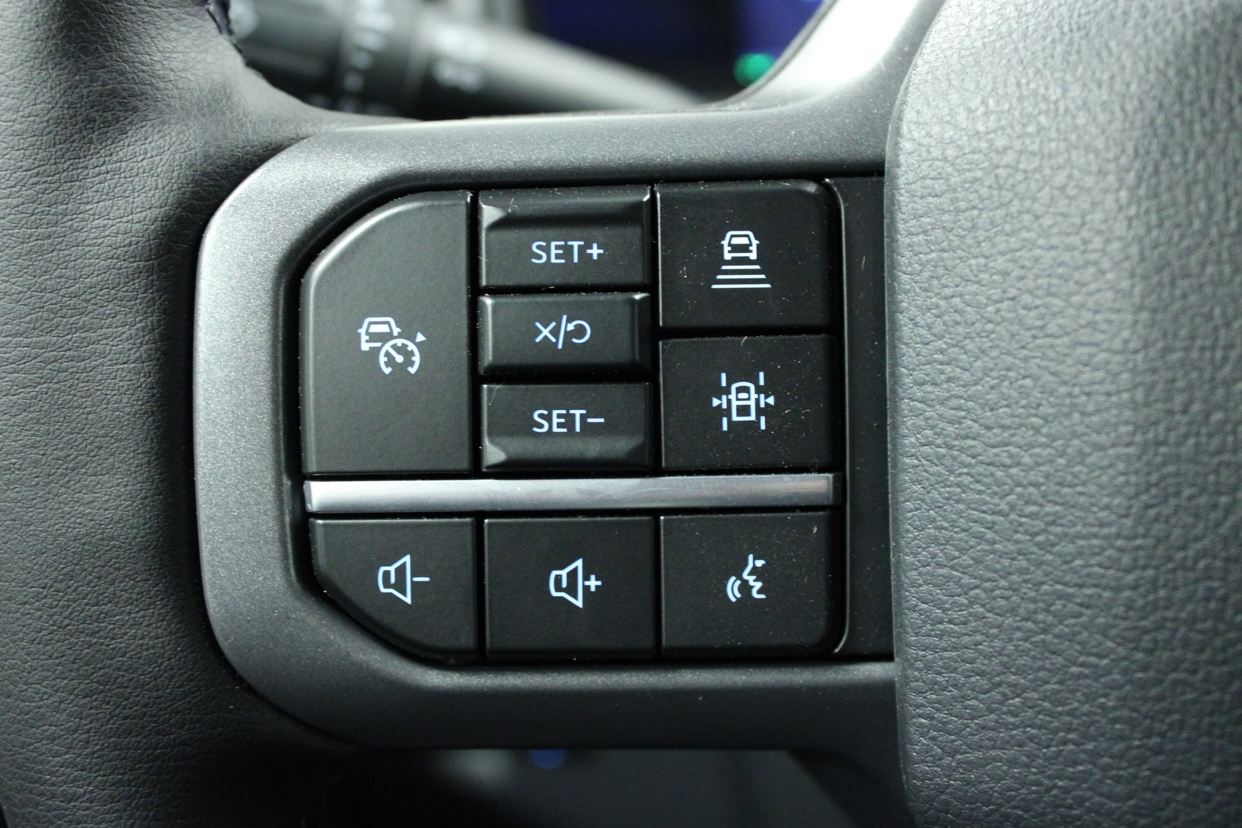 2025 Ford F-150 Lightning Flash - Photo 20