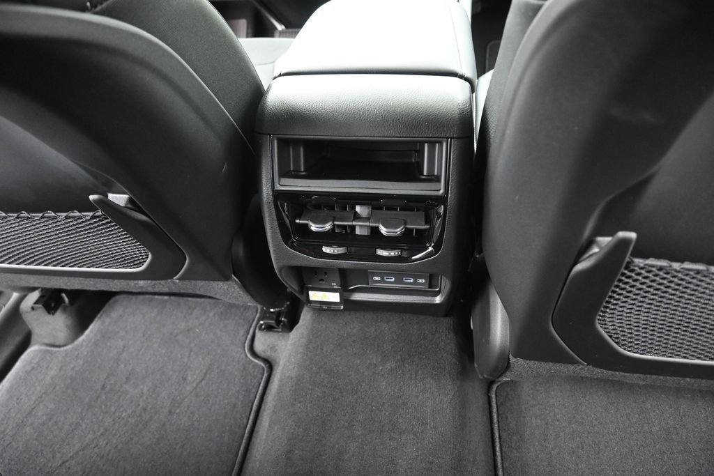 New 2026 Bright White Clear-Coat Exterior Paint Jeep Altitude image 24