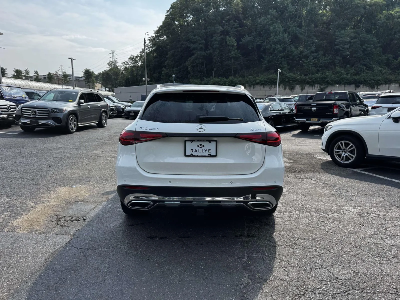 Used 2023  Mercedes-Benz GLC 300 image 4