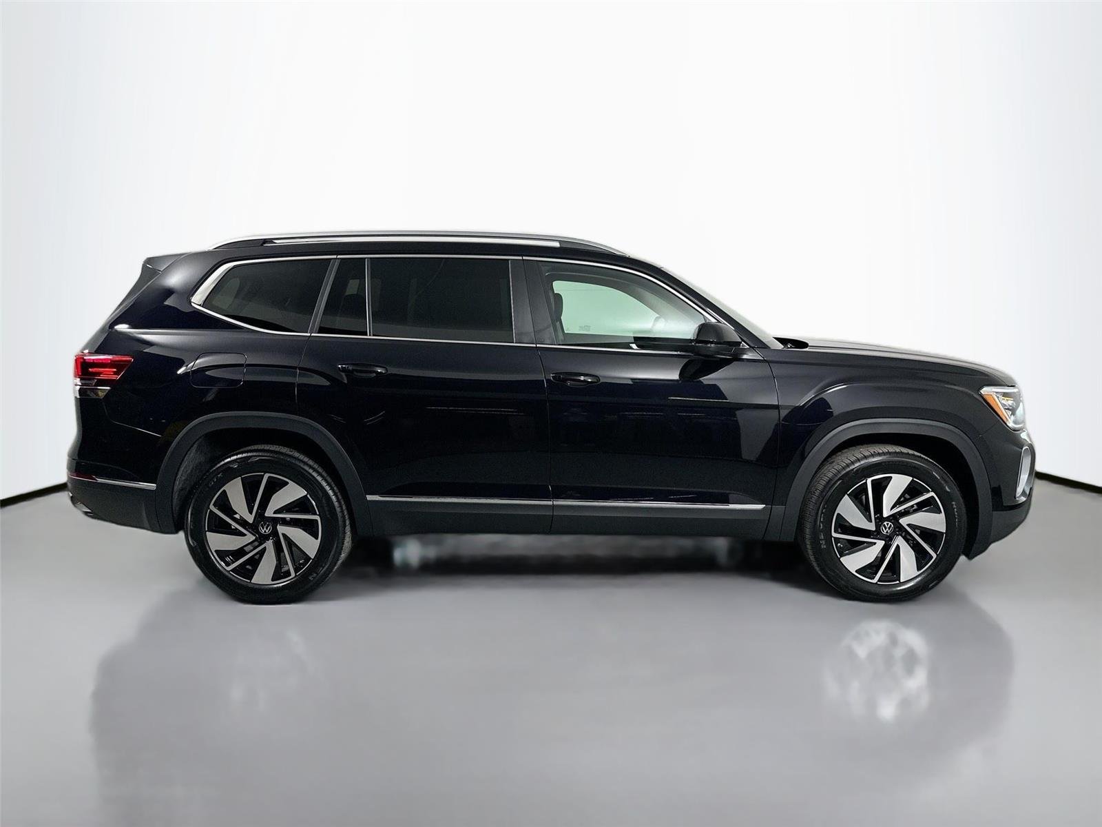 New 2026 Deep Black Pearl Volkswagen 2.0T SEL image 4