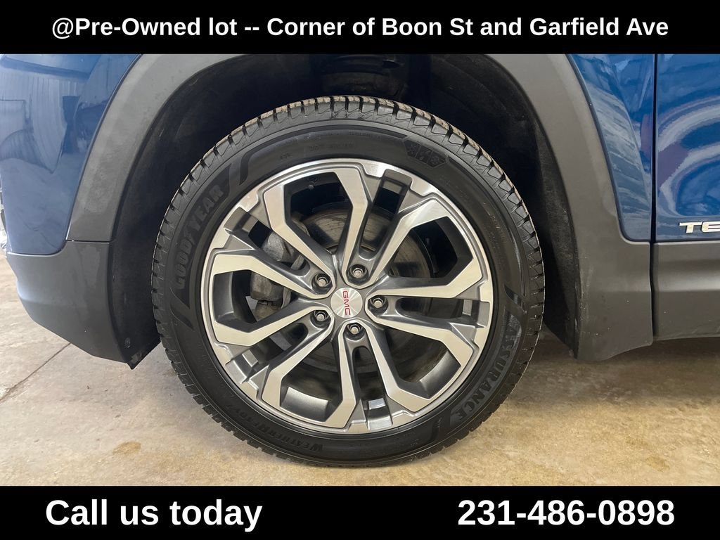 Used 2020 BLUE EMERALD METALLIC GMC SLT image 12