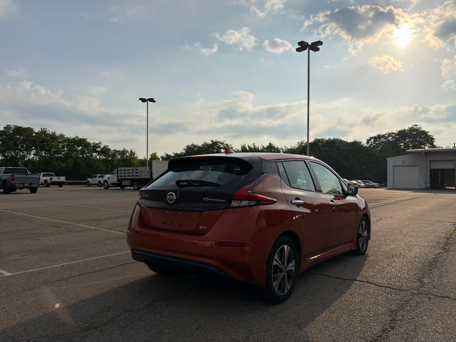 Used 2022 Sunset Drift Chromaflair Nissan SV image 2