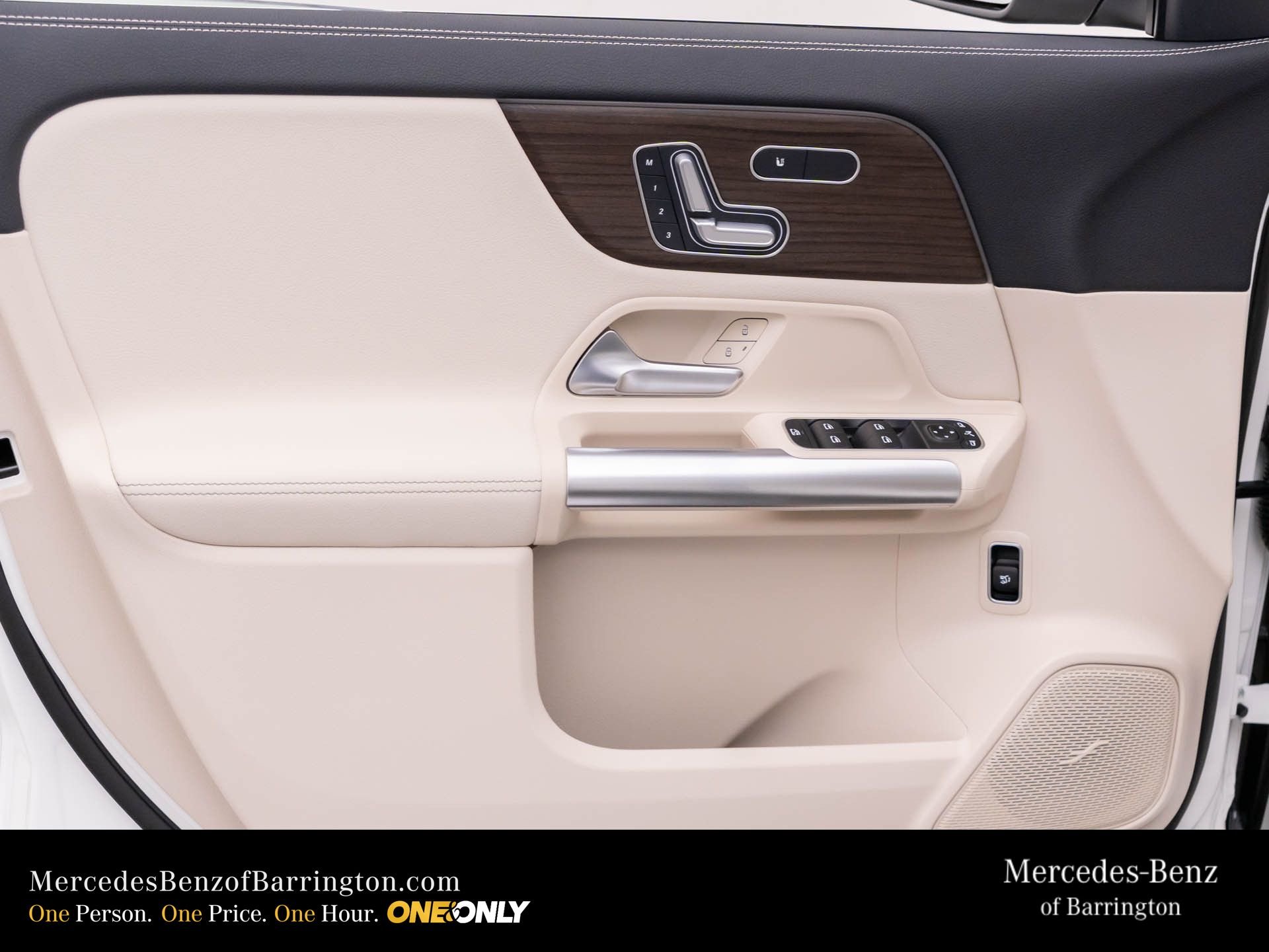 New 2026 Polar White Mercedes-Benz GLA 250 image 15