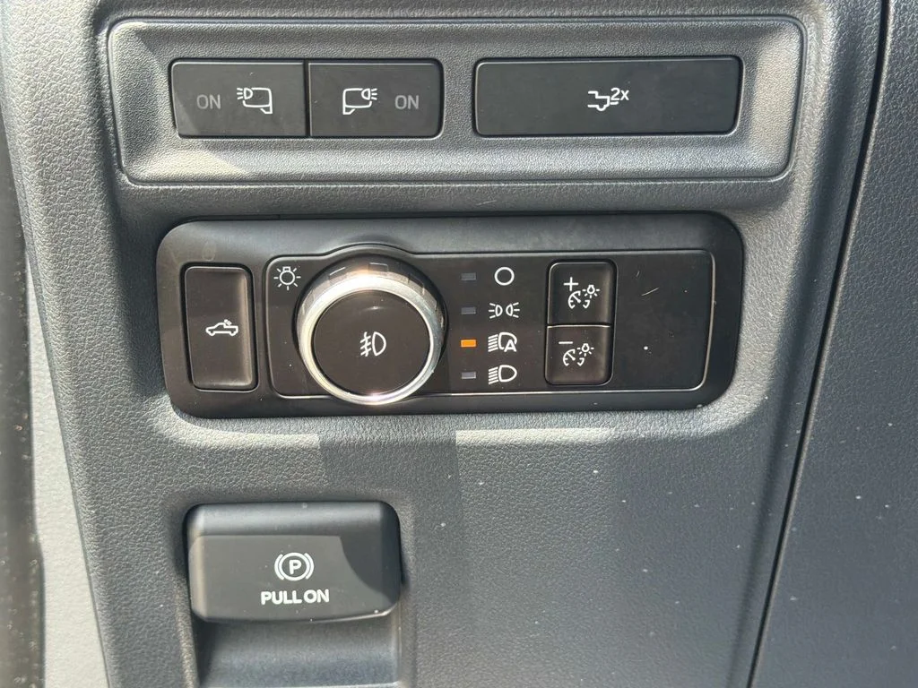 Used 2023 Atlas Blue Metallic Ford XLT image 32