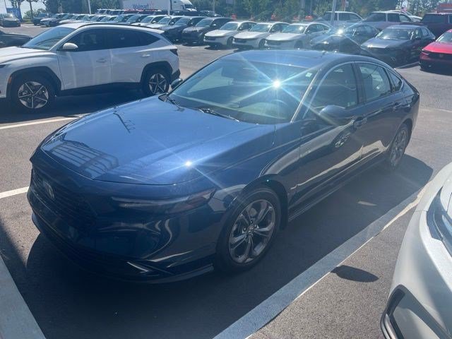 Used 2024 Canyon River Blue Metallic Honda EX image 4