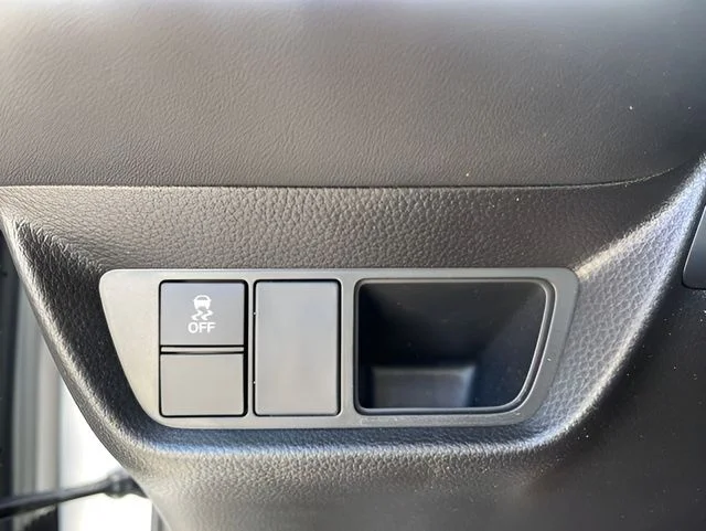 Used 2023 White Honda EX-L image 15