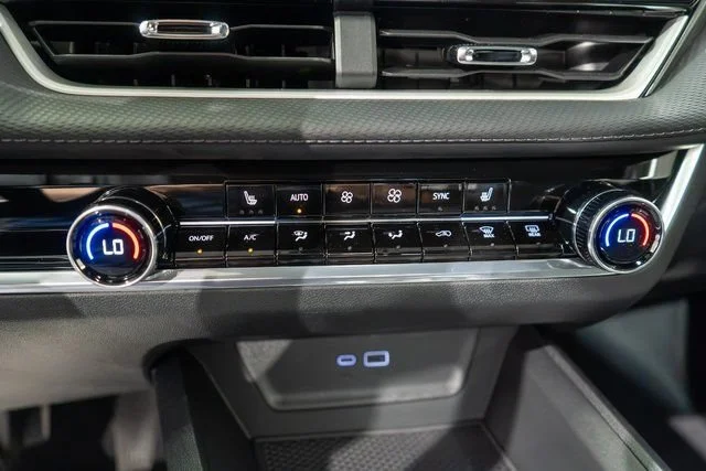 2027 Chevrolet Equinox LT - Photo 21