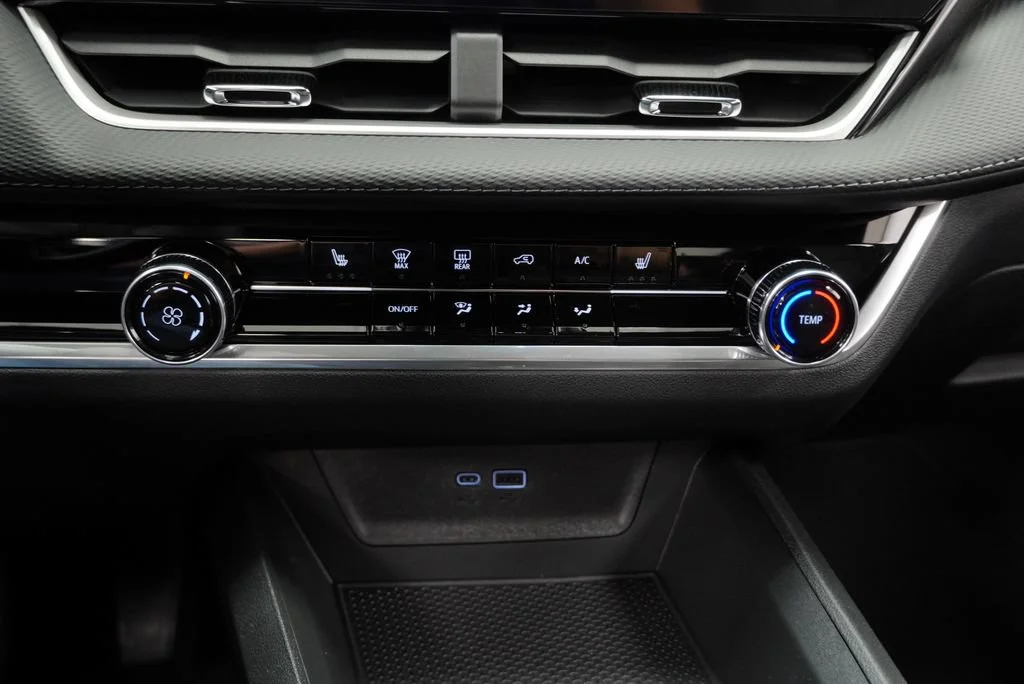 2027 Chevrolet Equinox LT - Photo 18