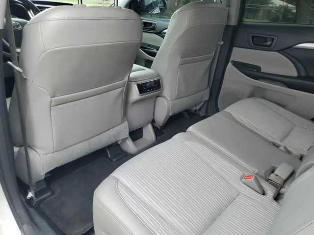 Used 2016 Blizzard Pearl Toyota LE Plus image 23