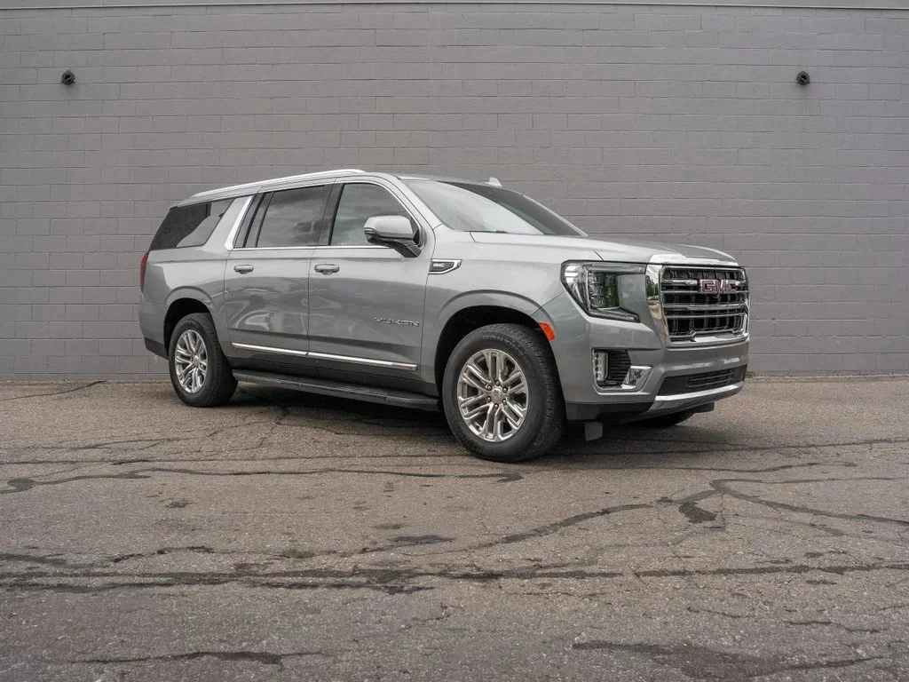 Used 2023 STERLING METALLIC GMC SLT image 9