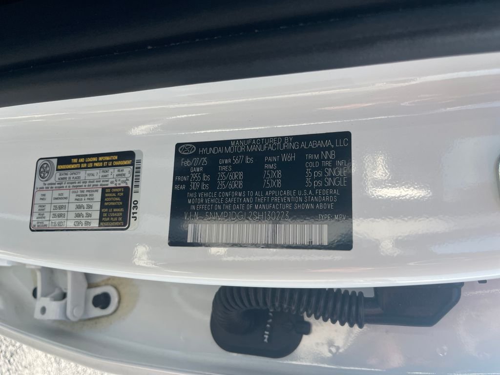 Used 2025 White Hyundai SE image 24