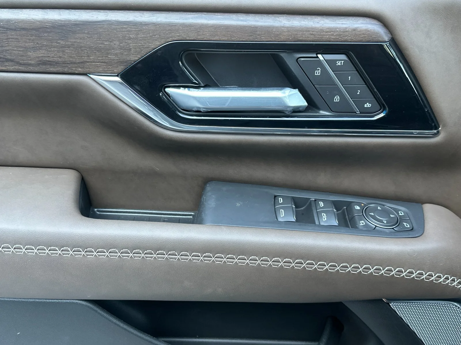 New 2027 Onyx Black GMC Denali Ultimate image 9