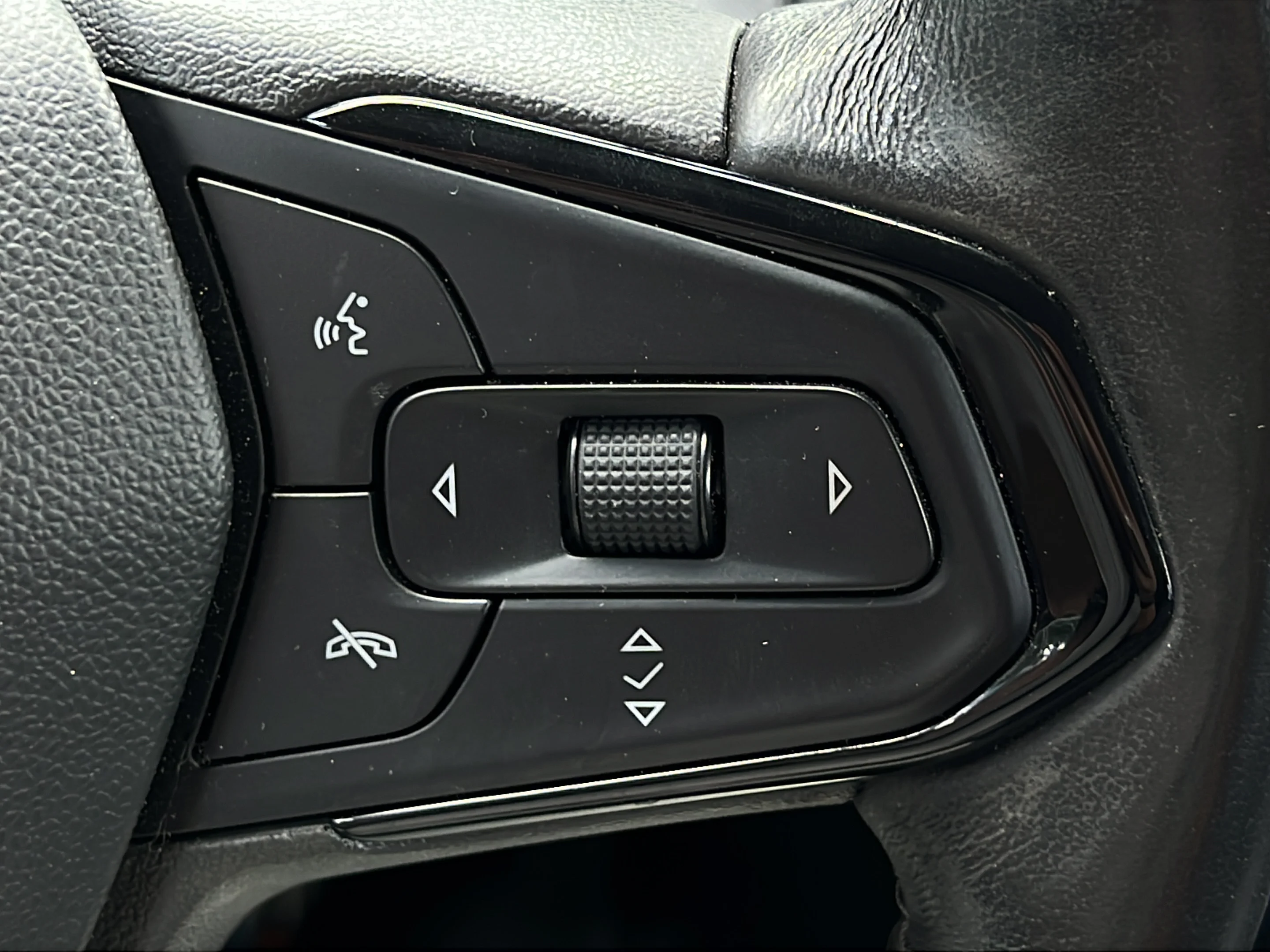 Used 2022 Gray Ghost Metallic Chevrolet LT image 19