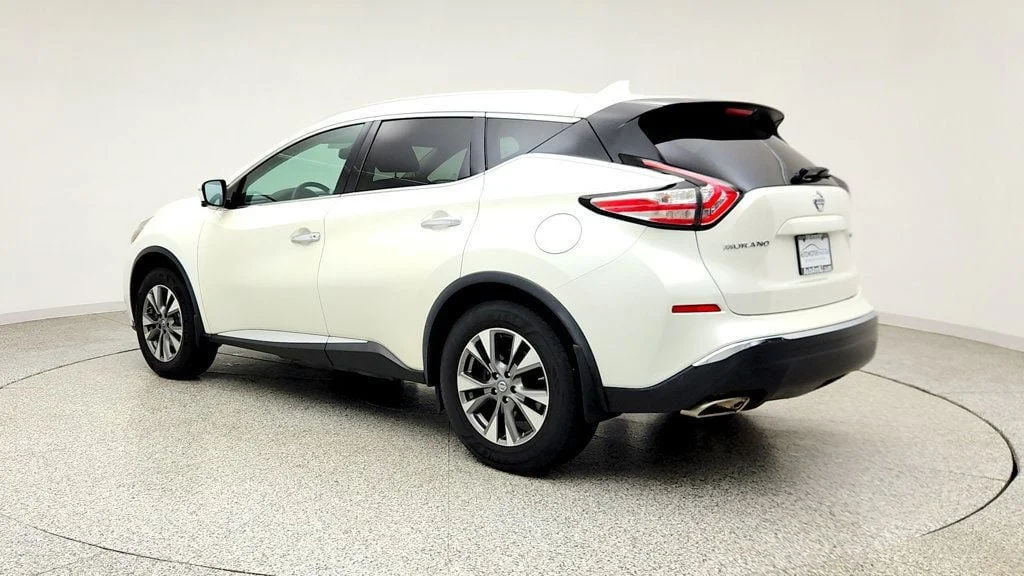 Used 2018 Pearl White Nissan AWD SL image 7