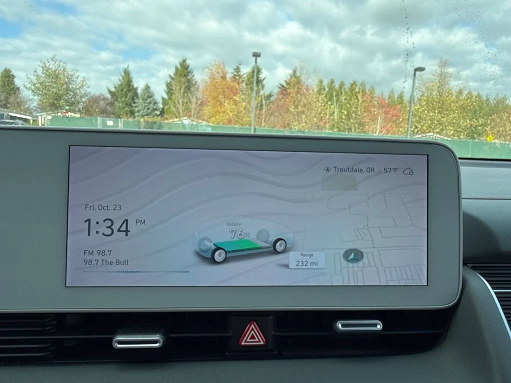 Used 2023 Digital Teal Hyundai SEL image 14