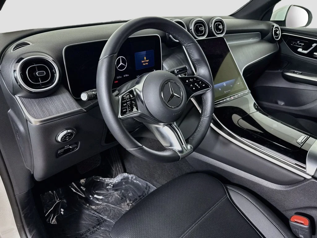 Used 2025 White Mercedes-Benz GLC 350e image 9