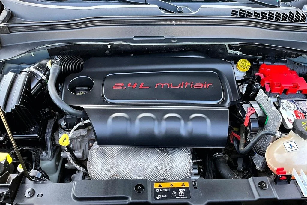 Used 2018 Gray Jeep Sport image 9
