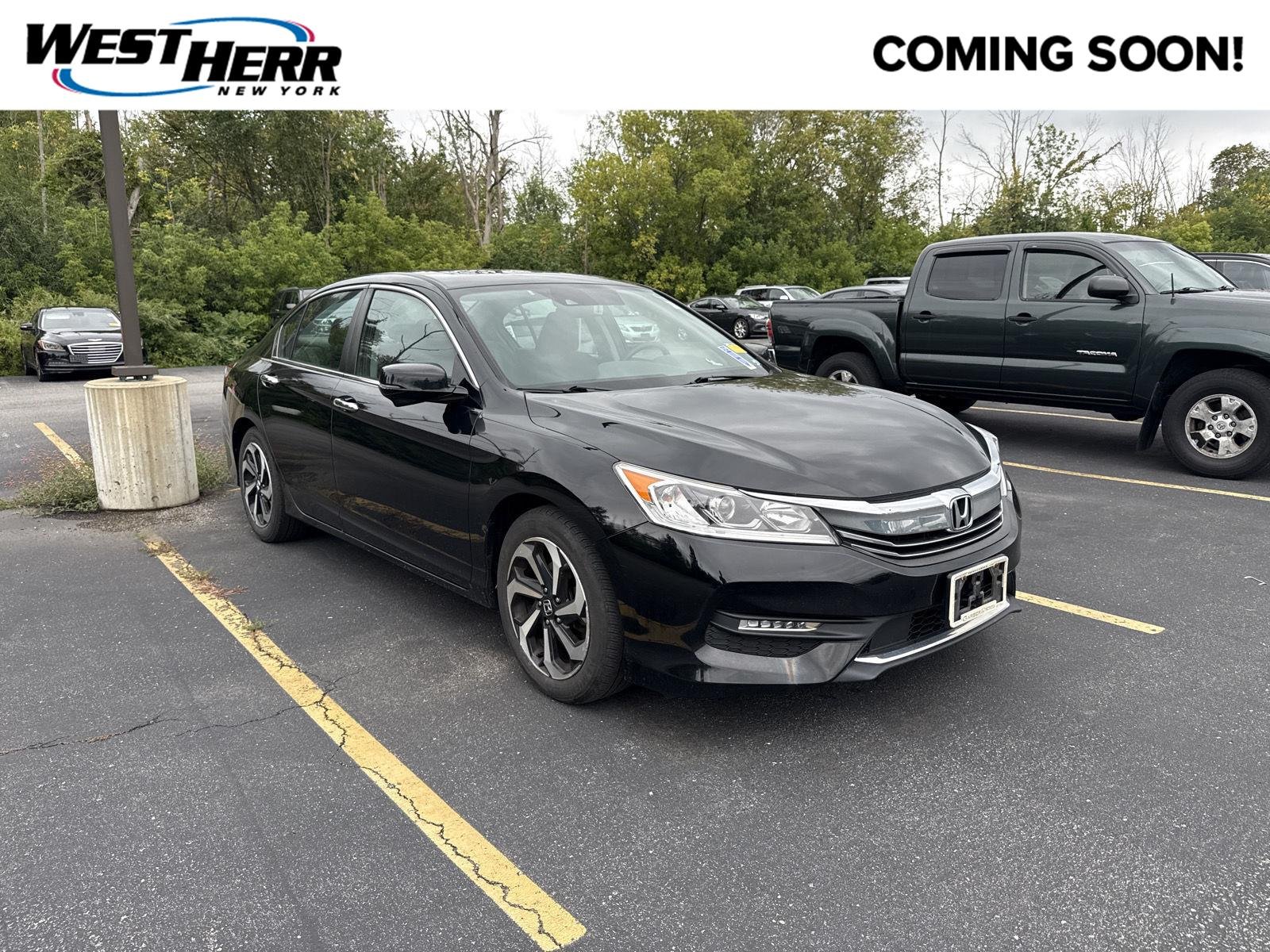 Used 2016  Honda EX image 1