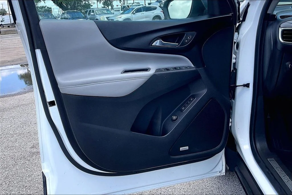 Used 2020 White Chevrolet Premier image 17