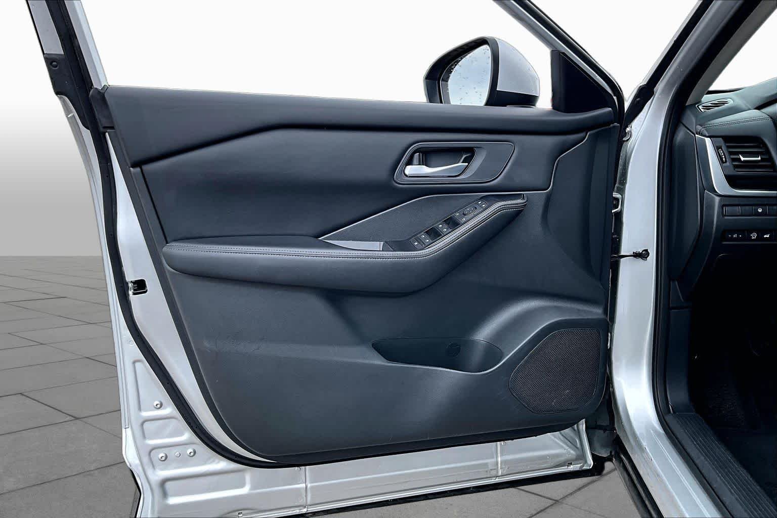 Used 2025 Brilliant Silver Metallic Nissan SV image 22