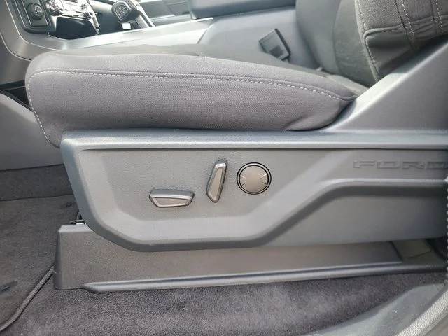 New 2026 Carbonized Gray Metallic Ford XLT image 15