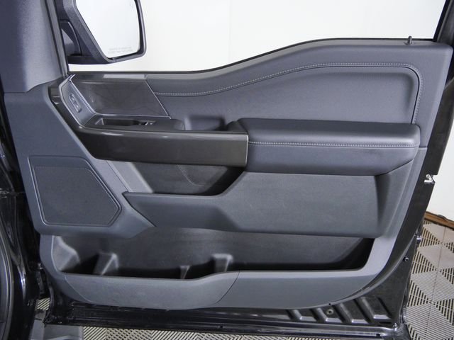 Used 2021 Black Ford XLT image 9