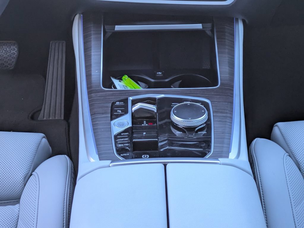 Used 2024 Skyscraper Grey Metallic BMW sDrive40i image 21