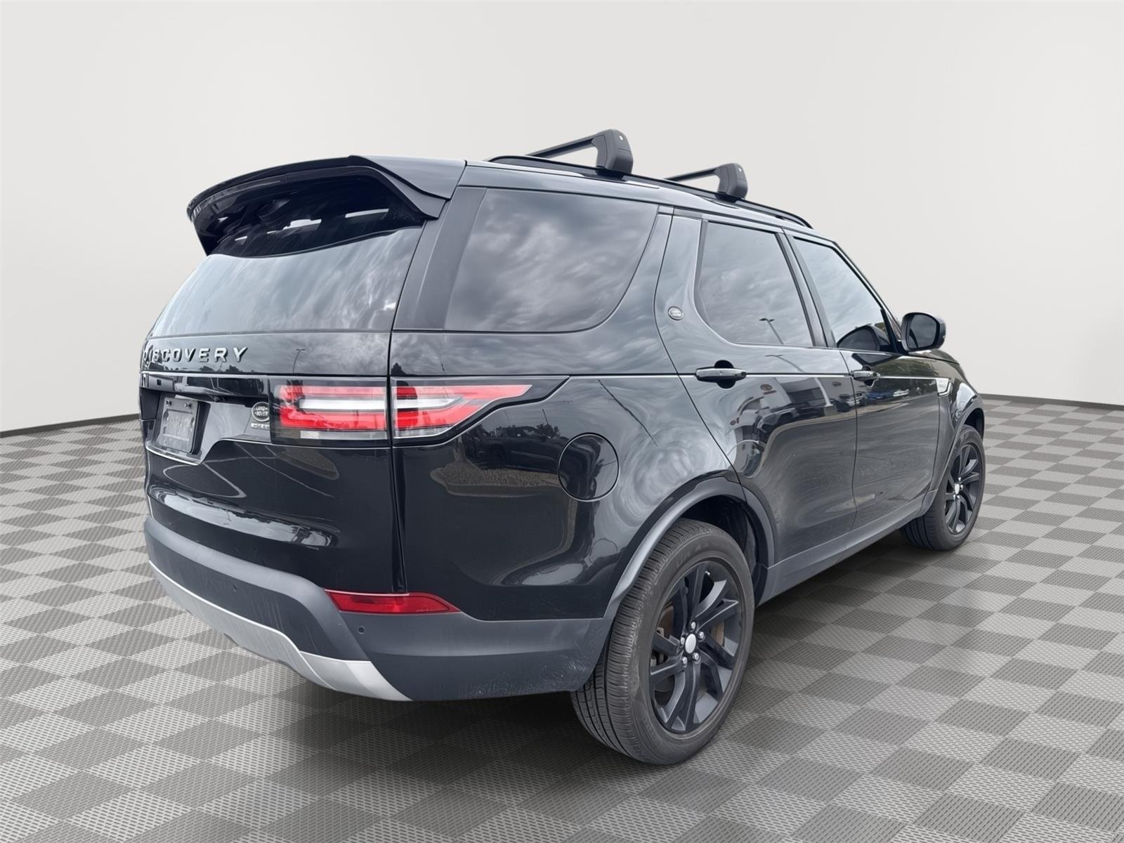 Used 2018 Santorini Black Metallic Land Rover HSE image 13