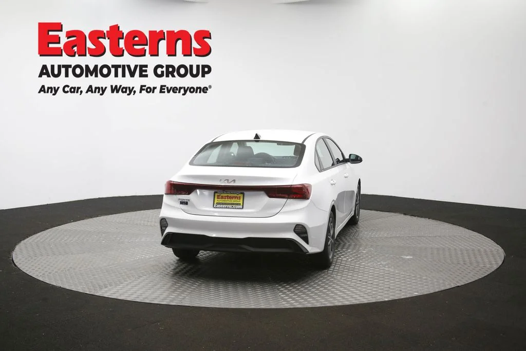 Used 2023 White Kia LXS image 38