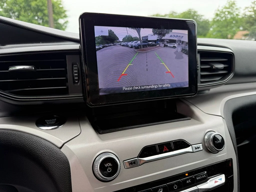 Used 2023 Black Ford XLT image 17