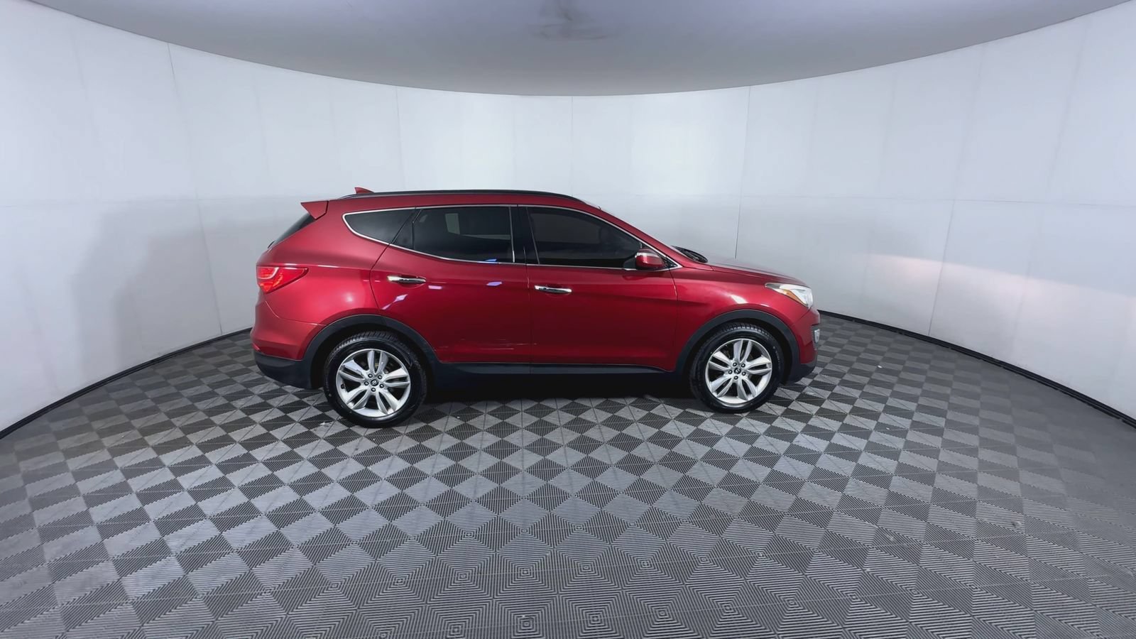 Used 2014 Serrano Red Hyundai  image 9
