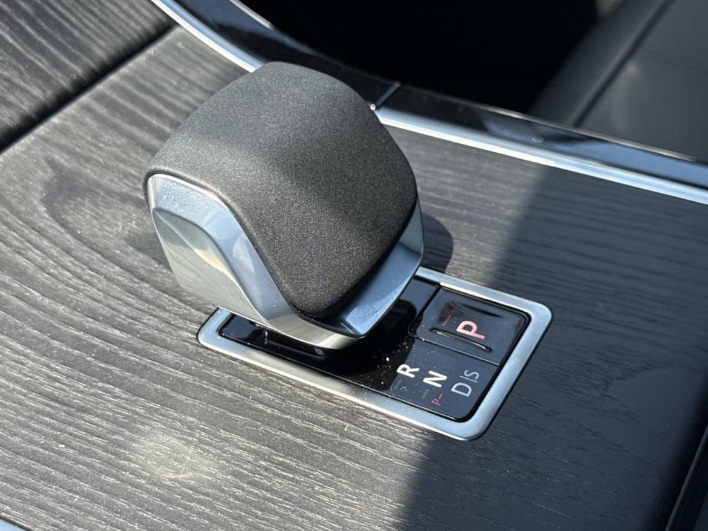 Used 2026 Gray Land Rover S image 5